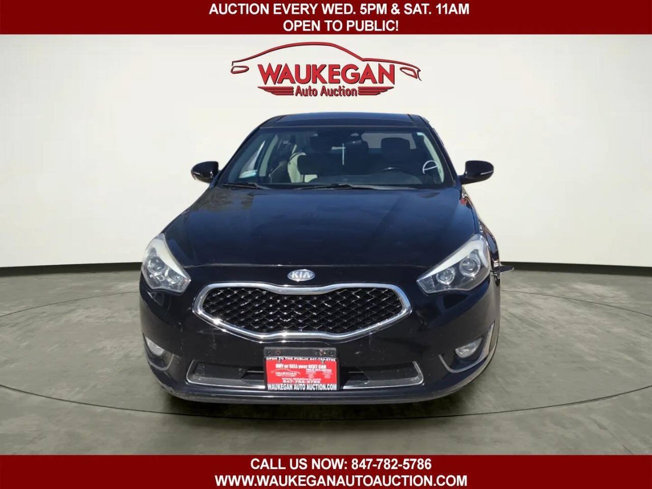 Used 2014 Kia Cadenza Premium w/ Technology Package FWD image 2