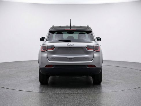 Used 2025 Jeep Compass Limited image 7