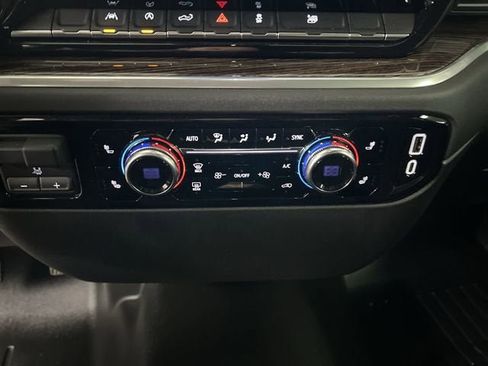 Certified 2026 GMC Sierra 1500 Elevation AWD/4WD image 18