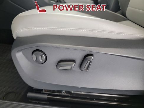 Used 2022 Volkswagen Taos SE image 14