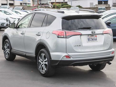 Used 2018 Toyota RAV4 LE image 2