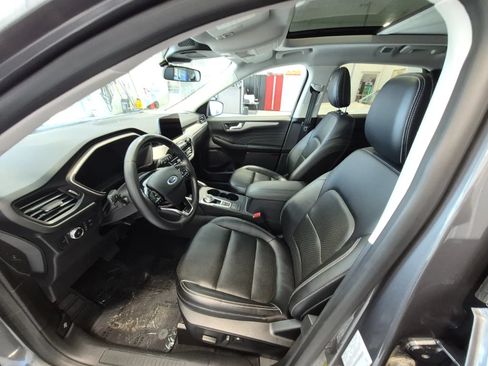Used 2021 Ford Escape SEL w/ Technology Package AWD/4WD image 9