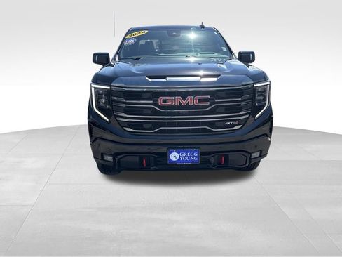 Used 2024 GMC Sierra 1500 AT4 w/ Technology Package AWD/4WD image 10