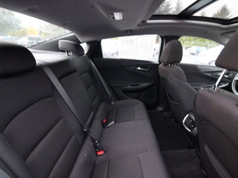 Used 2022 Chevrolet Malibu LT FWD image 19