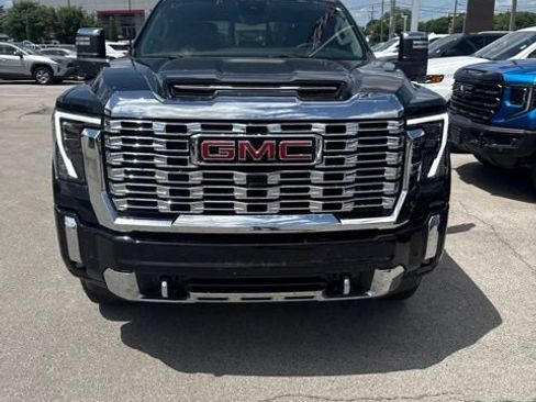 Used 2026 GMC Sierra 2500 Denali w/ Technology Package AWD/4WD image 4