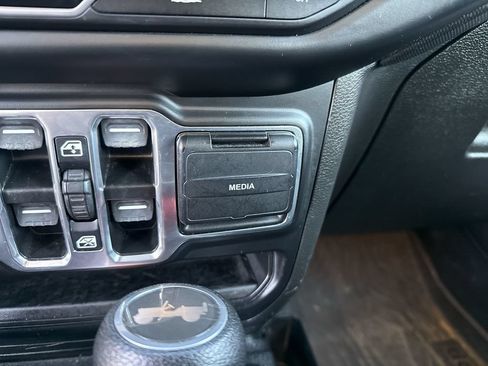 Used 2023 Jeep Wrangler Unlimited Sport AWD/4WD image 29