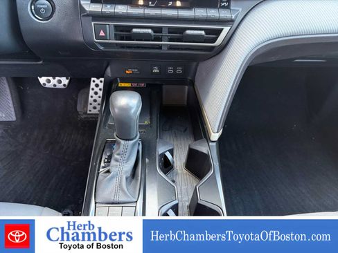 Used 2025 Toyota Camry SE AWD/4WD image 18