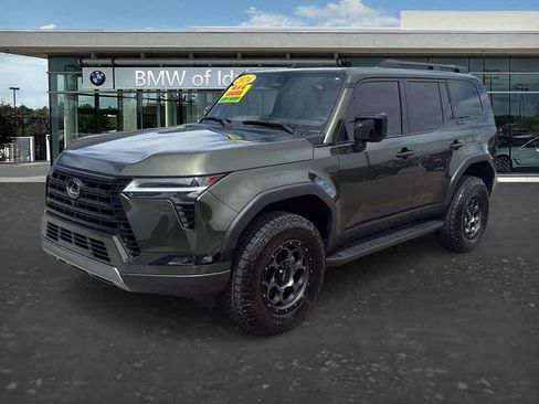 Used 2024 Lexus GX 550 AWD/4WD image 3