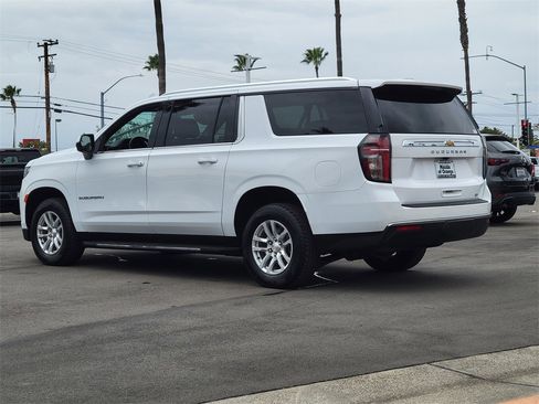 Used 2023 Chevrolet Suburban LT image 27