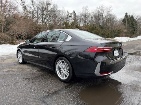 Used 2024 BMW 530i xDrive w/ Premium Package image 3