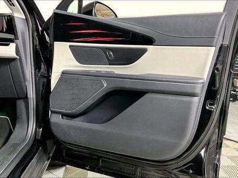 Used 2024 Lincoln Nautilus Reserve image 23