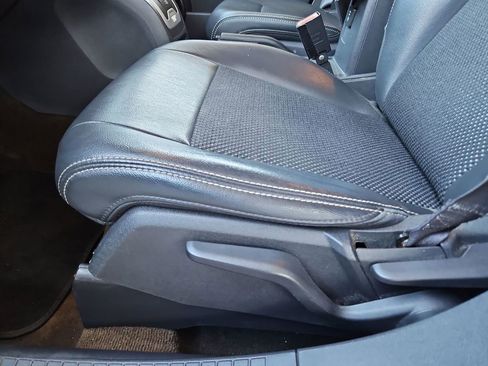 Used 2016 Jeep Compass Latitude image 19