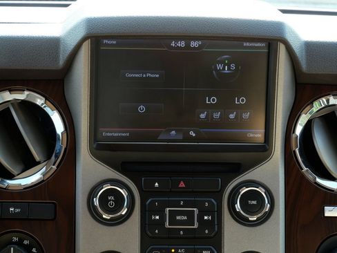 Used 2014 Ford F250 Lariat w/ Chrome Package AWD/4WD image 17