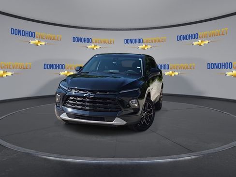Used 2025 Chevrolet Blazer LT w/ LPO, Black Grille Bar Package FWD image 6