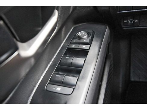 Used 2025 Toyota Tacoma TRD Sport AWD/4WD image 20
