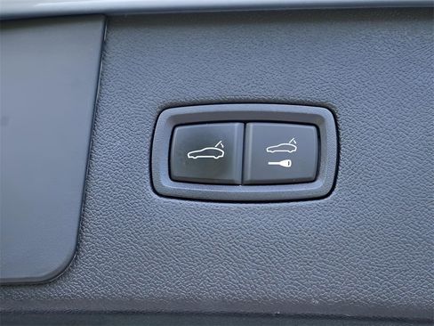 Used 2021 Porsche Cayenne Base image 17