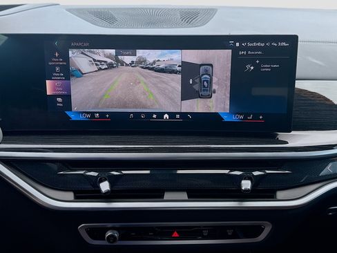 Used 2025 BMW X7 xDrive40i w/ M Sport Package image 12