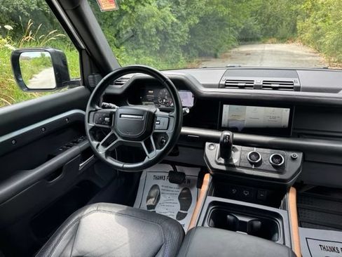 Used 2023 Land Rover Defender 110 X-Dynamic SE AWD/4WD image 28