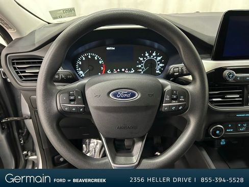 Used 2022 Ford Escape SE image 19