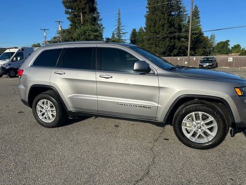 Used 2017 Jeep Grand Cherokee Laredo w/ Quick Order Package 2BE RWD image 14