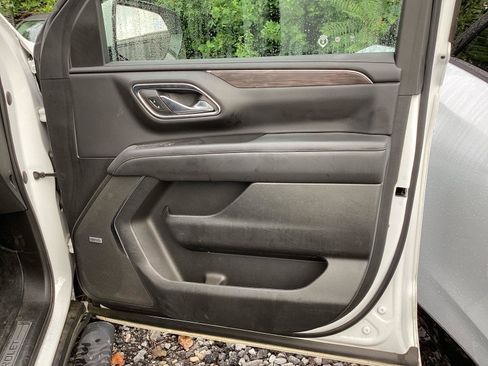Used 2023 Chevrolet Suburban Z71 w/ Off-Road Capability Package AWD/4WD image 10