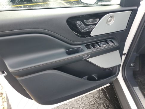 New 2026 Lincoln Aviator Reserve AWD/4WD image 8