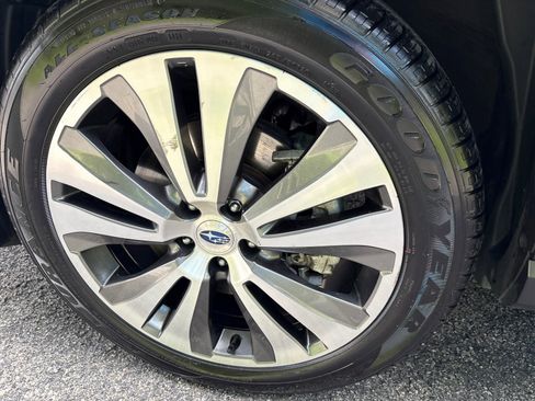 Used 2022 Subaru Ascent Limited image 11