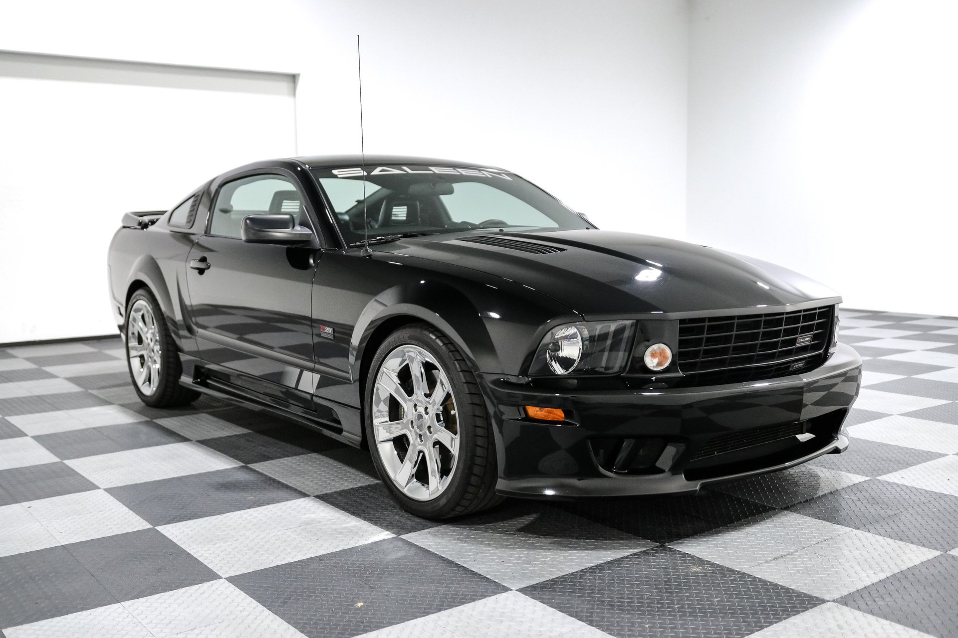 Used 2006 Ford Mustang GT RWD image 1