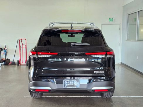 Certified 2026 INFINITI QX60 Luxe w/ Family Package image 5