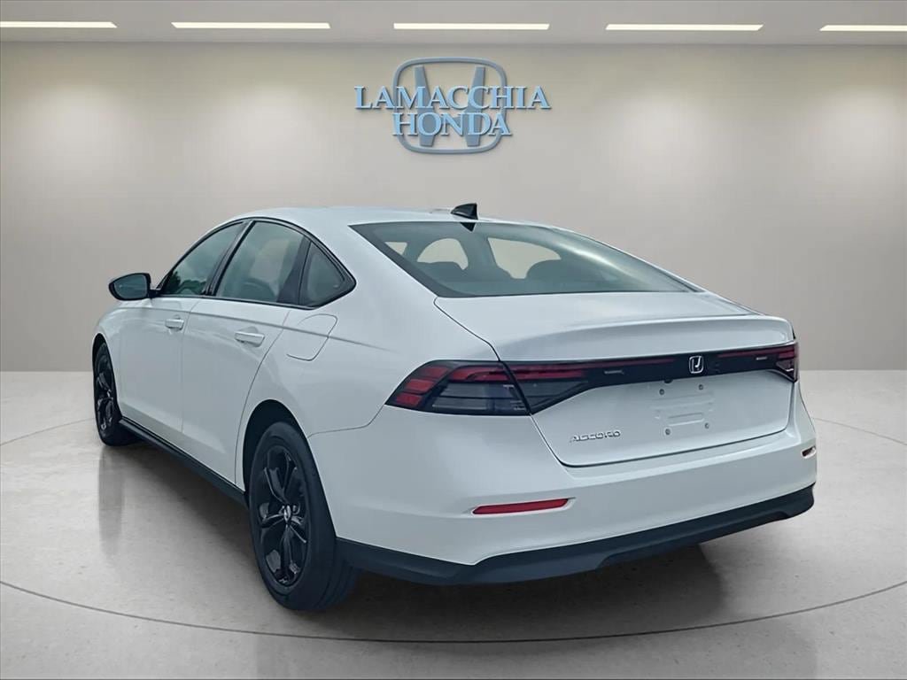 Used 2025 Honda Accord SE image 3