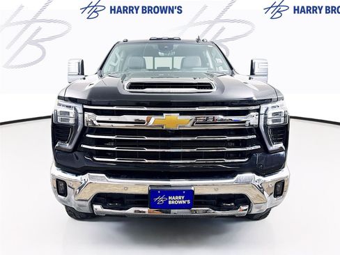 Used 2024 Chevrolet Silverado 3500 LTZ w/ LTZ Plus Package AWD/4WD image 27