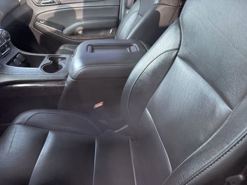 Used 2019 Chevrolet Suburban LT AWD/4WD image 9