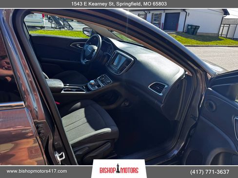 Used 2015 Chrysler 200 Limited w/ Convenience Group image 14