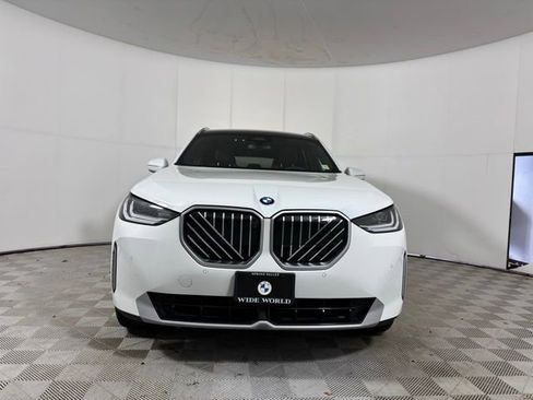 Used 2025 BMW X3 xDrive30i w/ Premium Package image 2