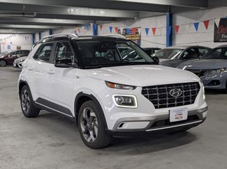 Used 2022 Hyundai Venue Limited video 1