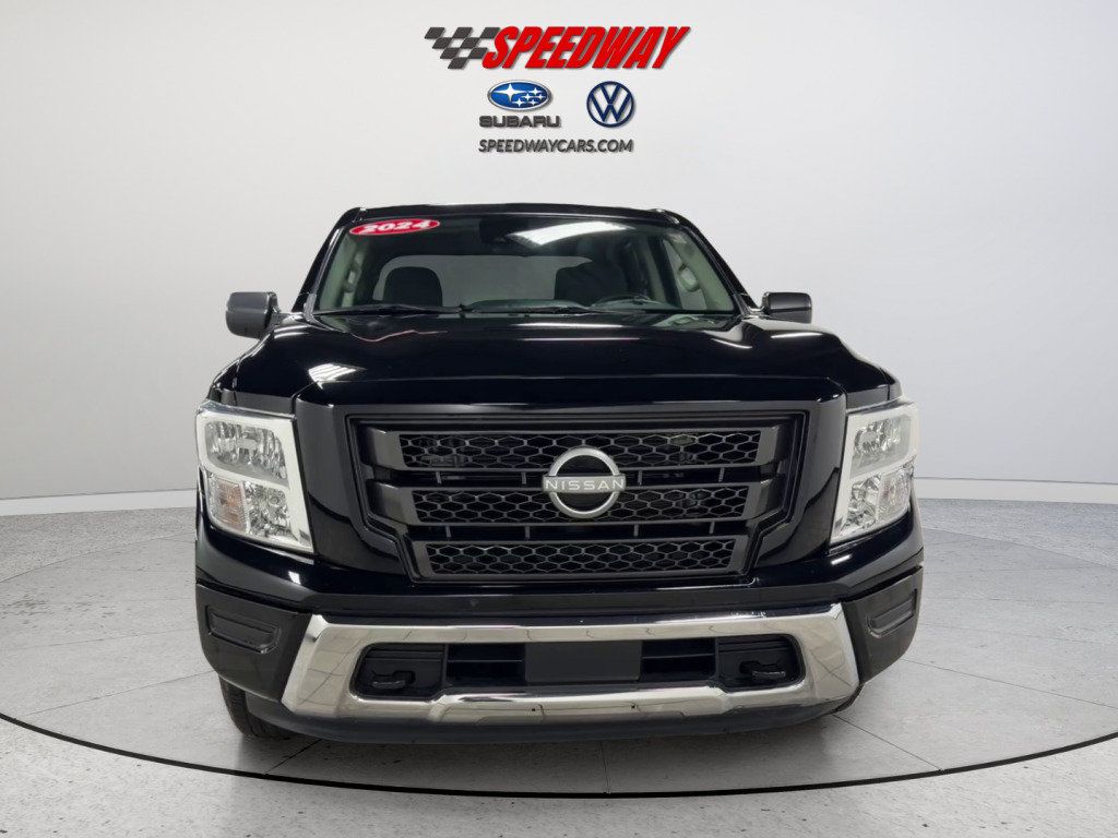 Used 2024 Nissan Titan SV AWD/4WD image 13
