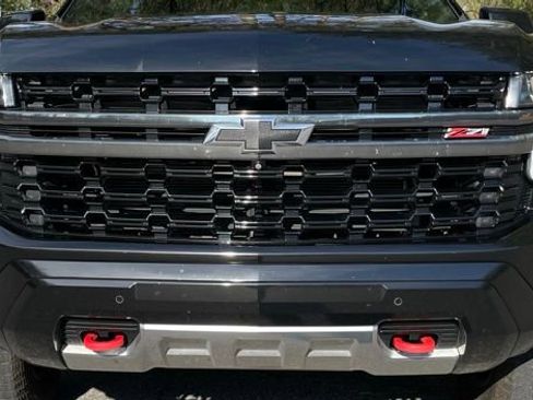 Used 2021 Chevrolet Tahoe Z71 w/ Luxury Package AWD/4WD image 12