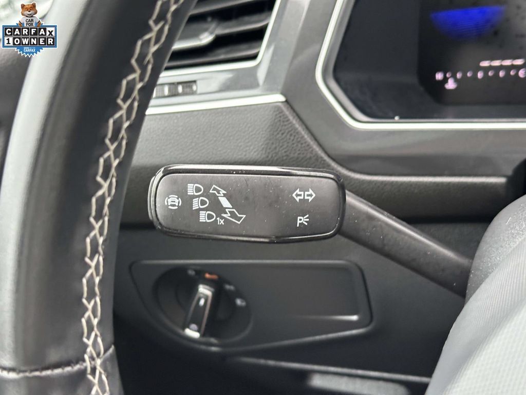 Used 2024 Volkswagen Tiguan SE AWD/4WD image 23