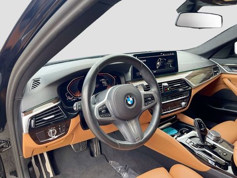 Used 2023 BMW 530i w/ M Sport Package RWD image 9