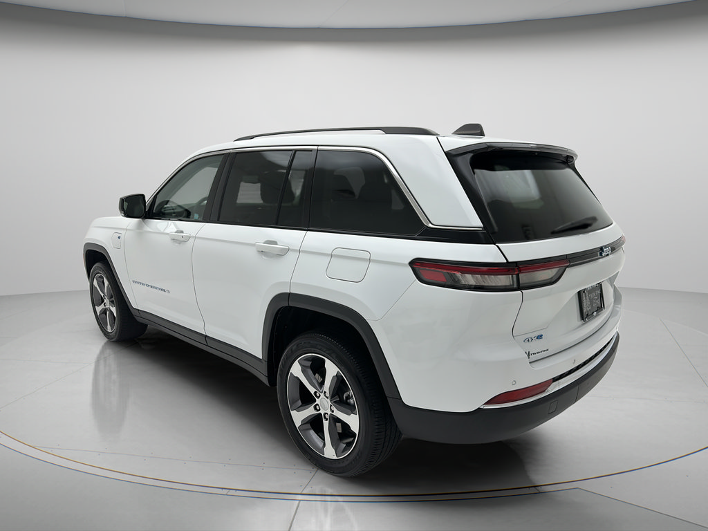 Used 2023 Jeep Grand Cherokee 4WD 4xe image 7