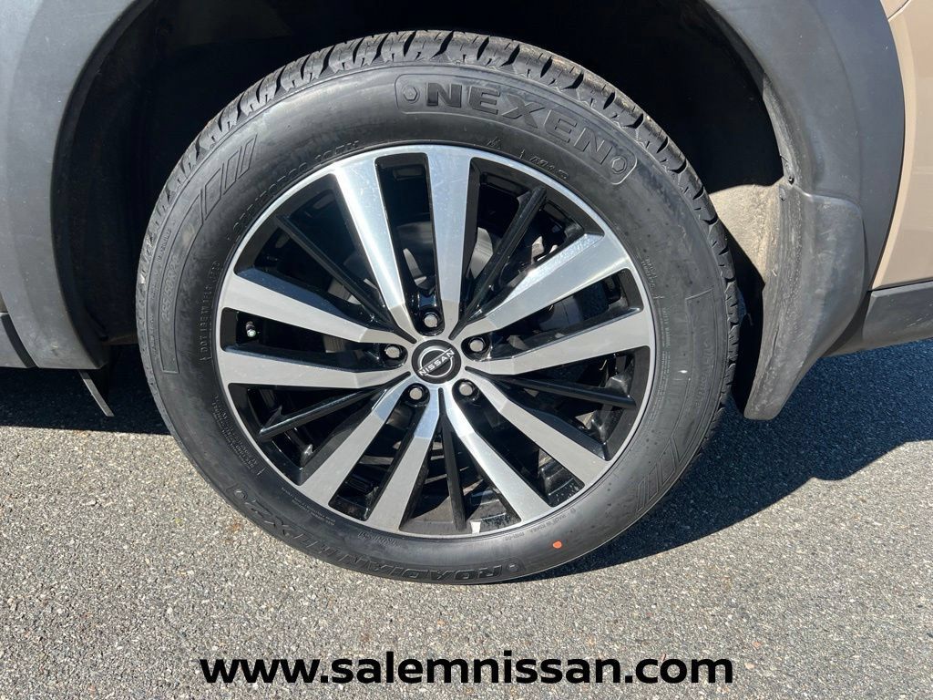 Used 2023 Nissan Pathfinder Platinum AWD/4WD image 31