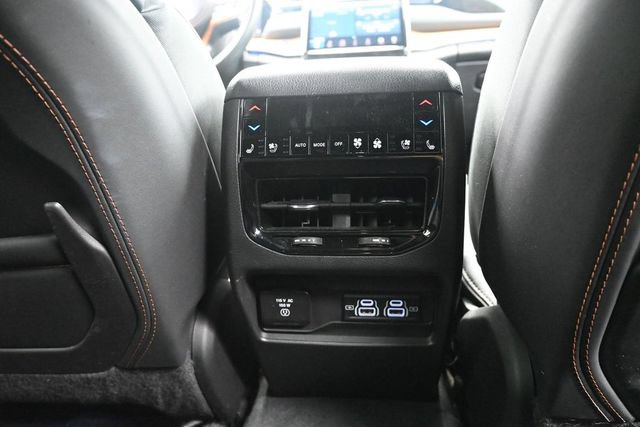 Used 2022 Jeep Grand Cherokee Summit AWD/4WD image 56