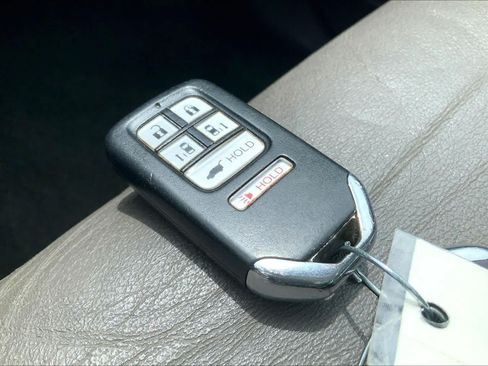 Used 2014 Honda Odyssey Touring Elite image 14