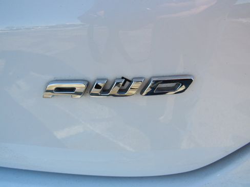 Used 2024 Ford Edge SEL w/ Sport Appearance Package image 37