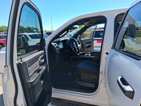 Used 2024 RAM 2500 Big Horn w/ Off Road Package AWD/4WD image 16