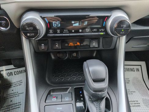 Certified 2023 Toyota RAV4 XLE w/ Convenience Package AWD/4WD image 18