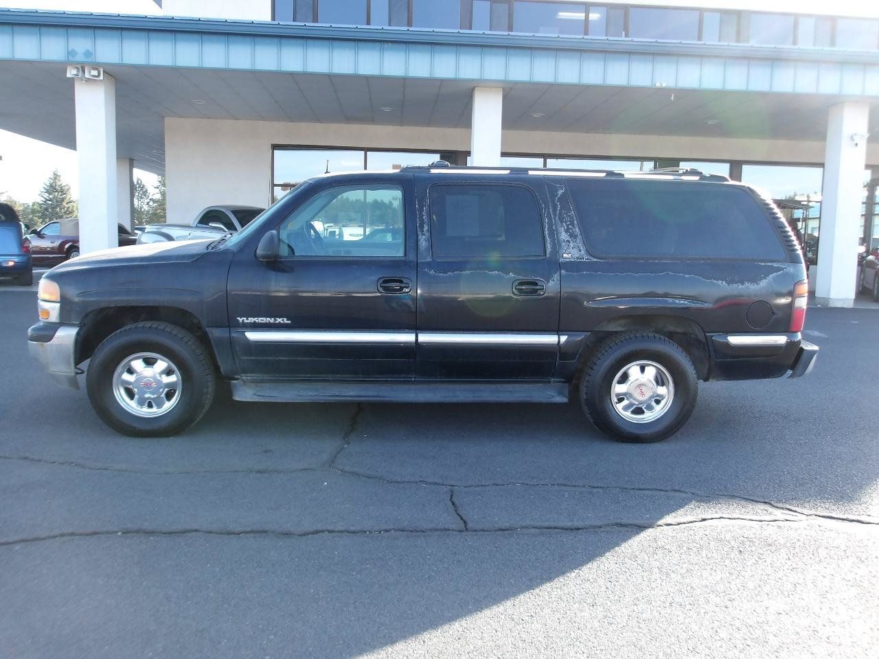 Used 2002 GMC Yukon XL SLT AWD/4WD image 2