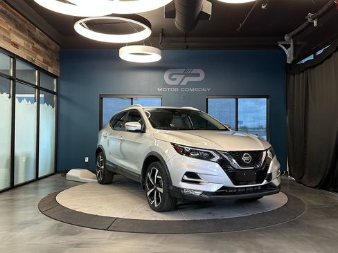 Used 2020 Nissan Rogue Sport SL w/ Premium Package FWD image 1