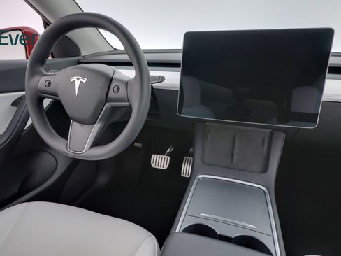 Used 2022 Tesla Model Y Performance AWD/4WD image 25