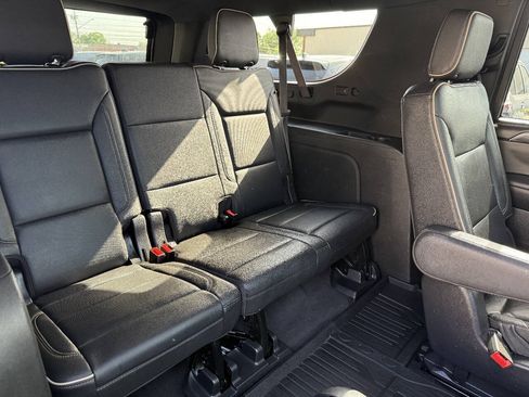 Used 2021 GMC Yukon XL SLT w/ SLT Premium Package AWD/4WD image 25